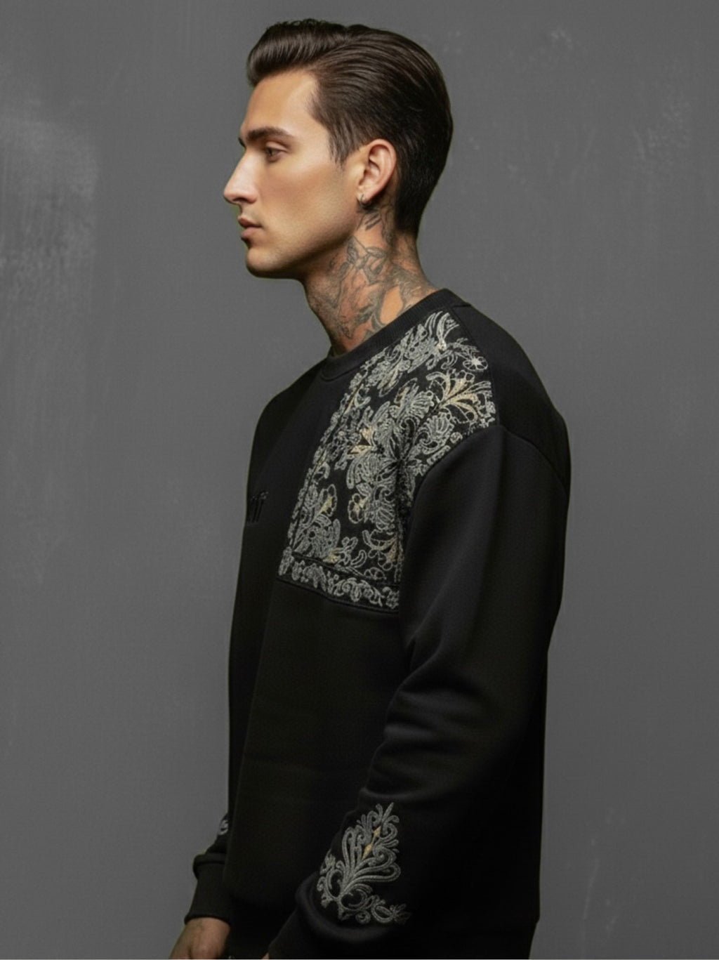 High quality sweatshirt with relaxed silhouette by Vivant Wear